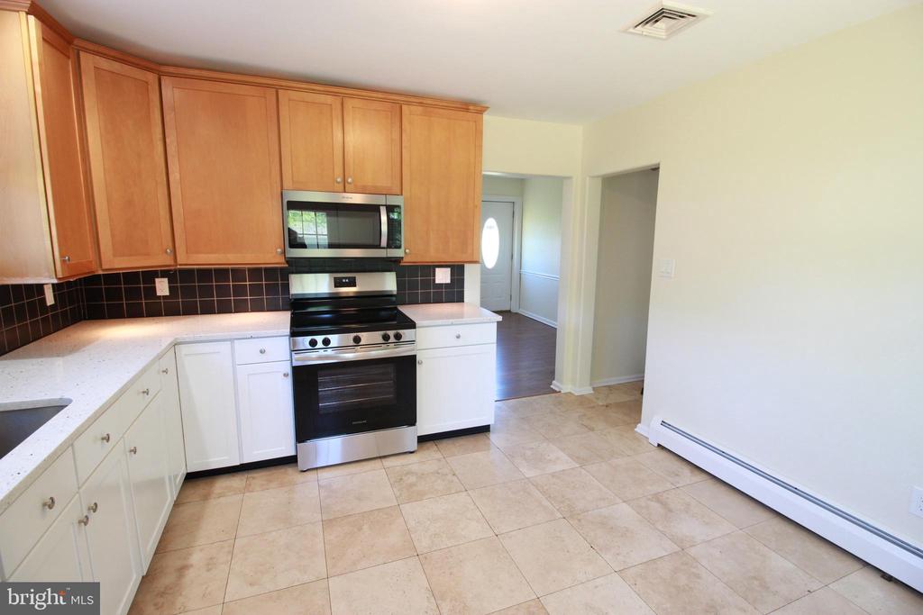 23 ELBO LN