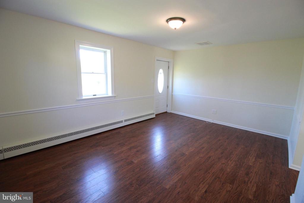 23 ELBO LN