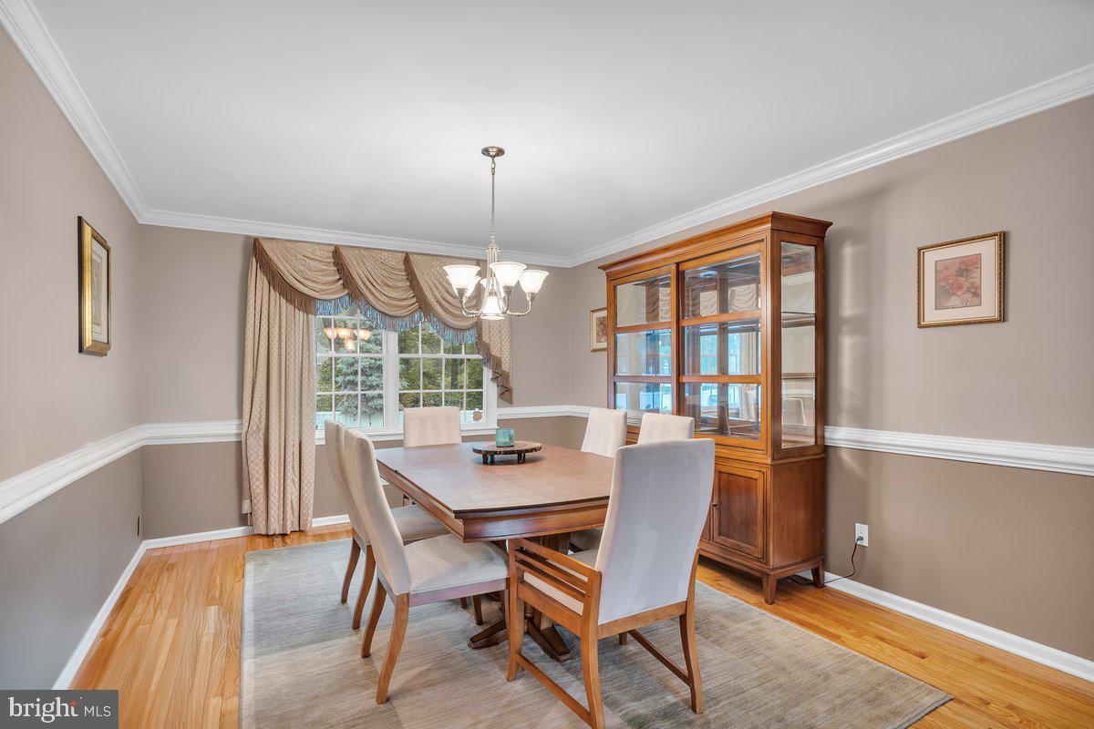 40 COUNTRY SQUIRE LANE