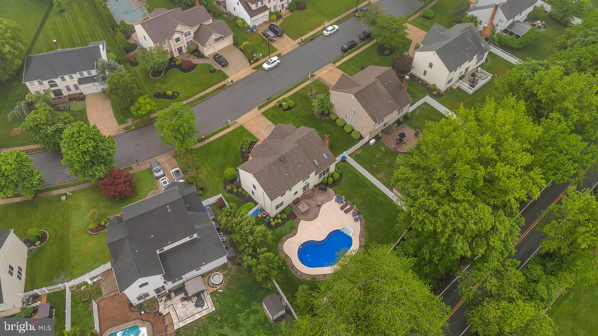 40 COUNTRY SQUIRE LANE