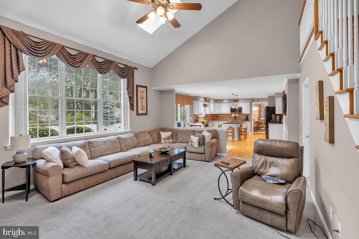 40 COUNTRY SQUIRE LANE