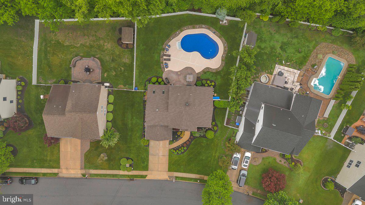 40 COUNTRY SQUIRE LANE