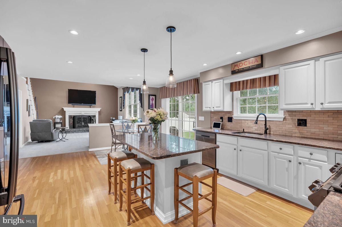 40 COUNTRY SQUIRE LANE