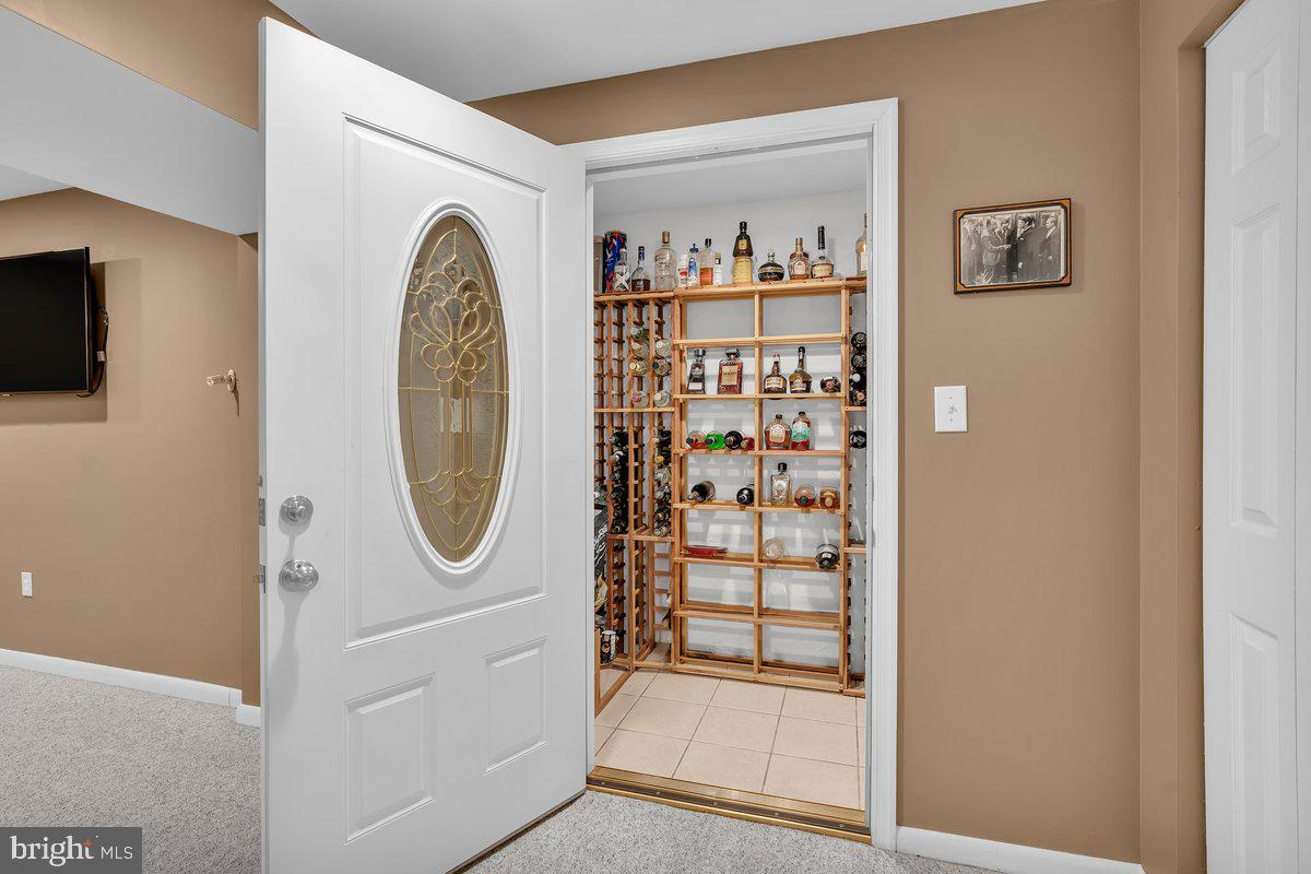 40 COUNTRY SQUIRE LANE