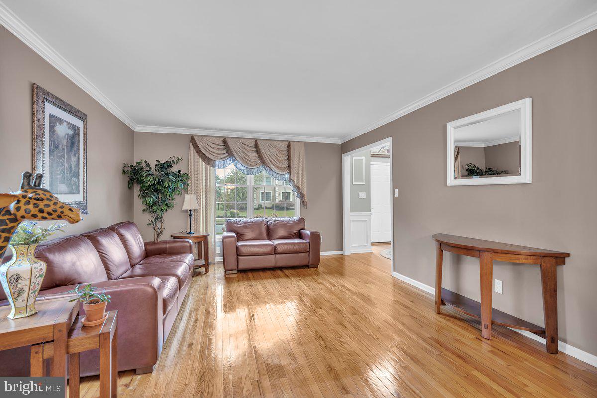 40 COUNTRY SQUIRE LANE