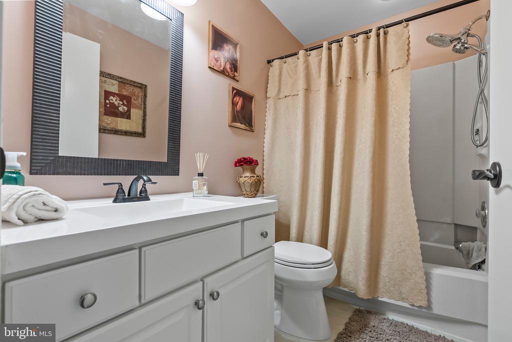 1006 Lindsey Ct