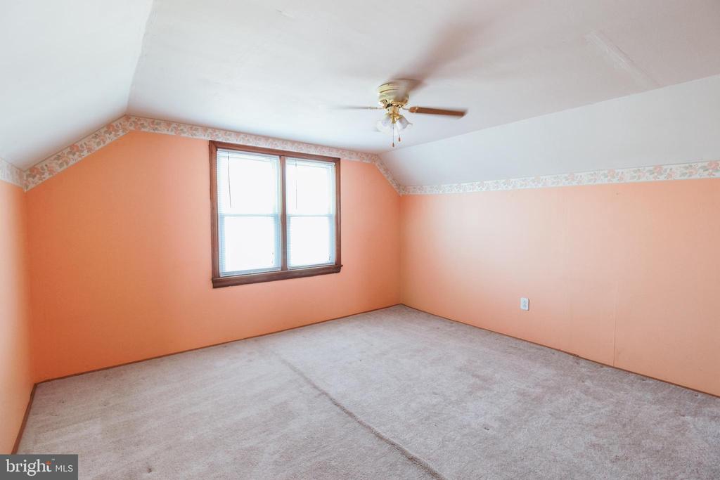 211 W THIRD