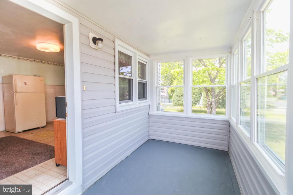211 W THIRD