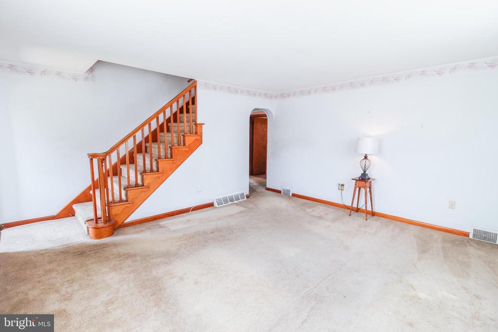 211 W THIRD
