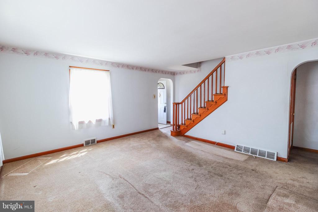 211 W THIRD