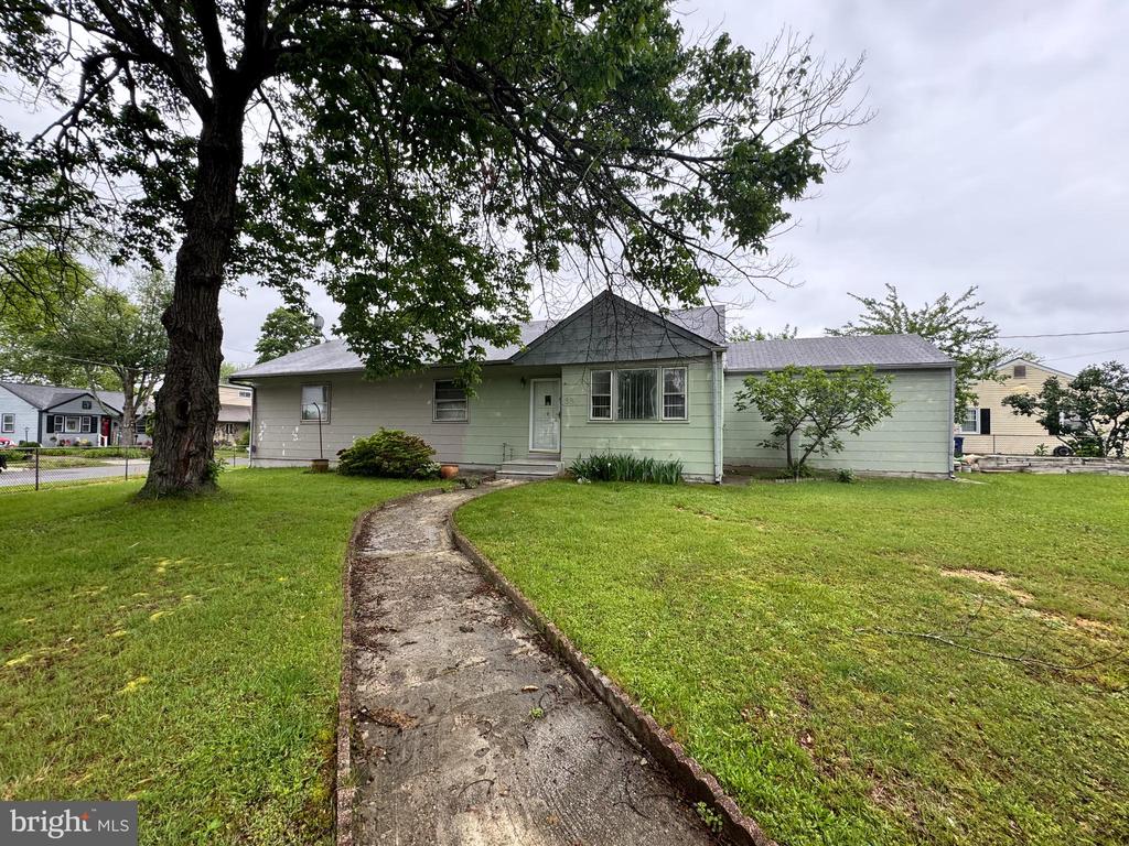 35 FARNSWORTH AVENUE