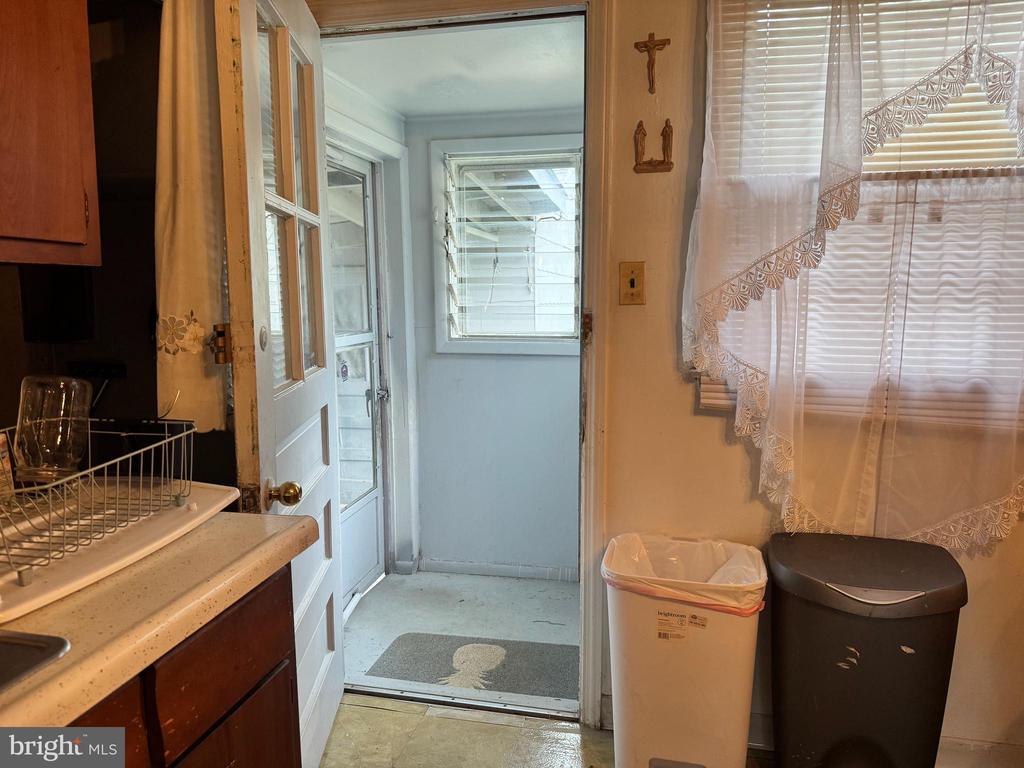 35 FARNSWORTH AVENUE