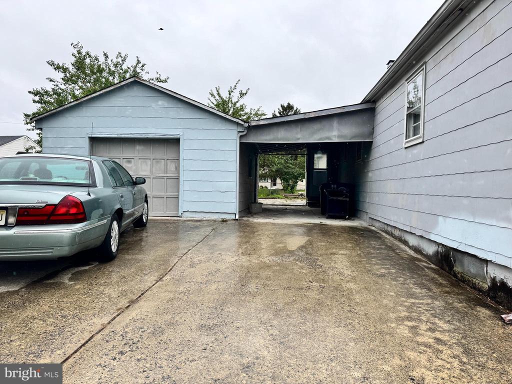 35 FARNSWORTH AVENUE