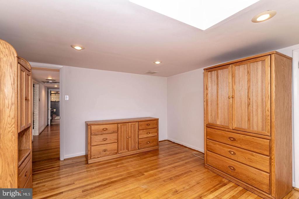 520 POWELL RD