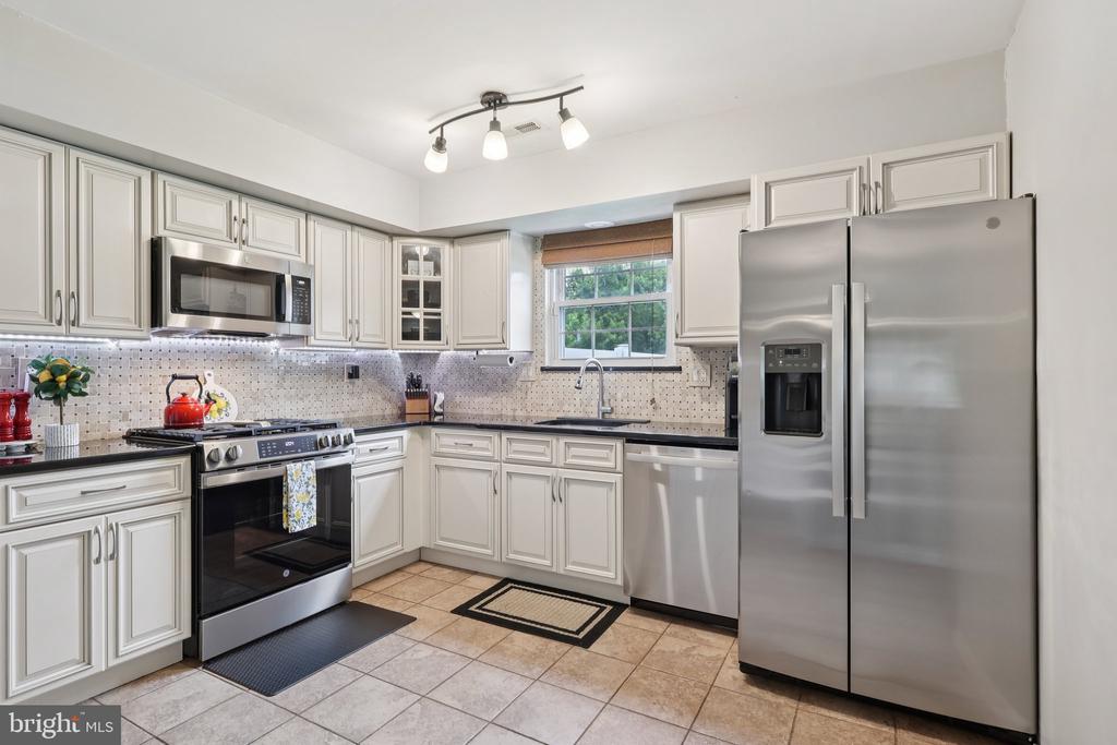 23 Marsham Dr