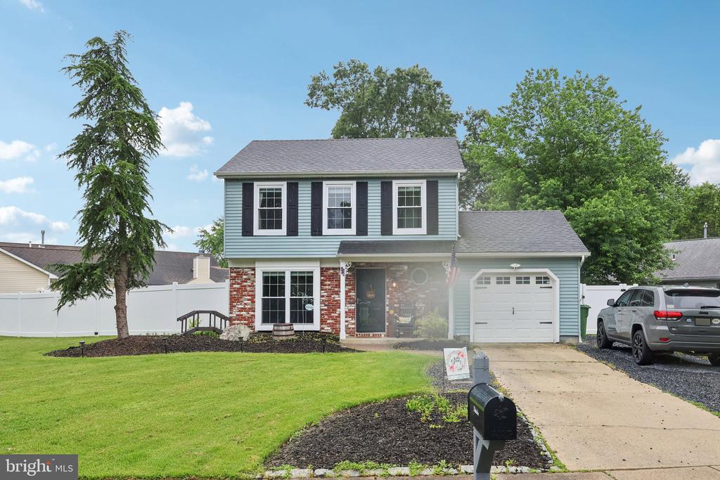 23 Marsham Dr