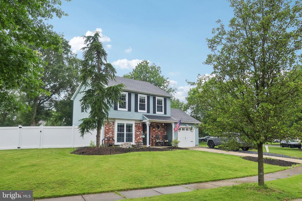23 Marsham Dr
