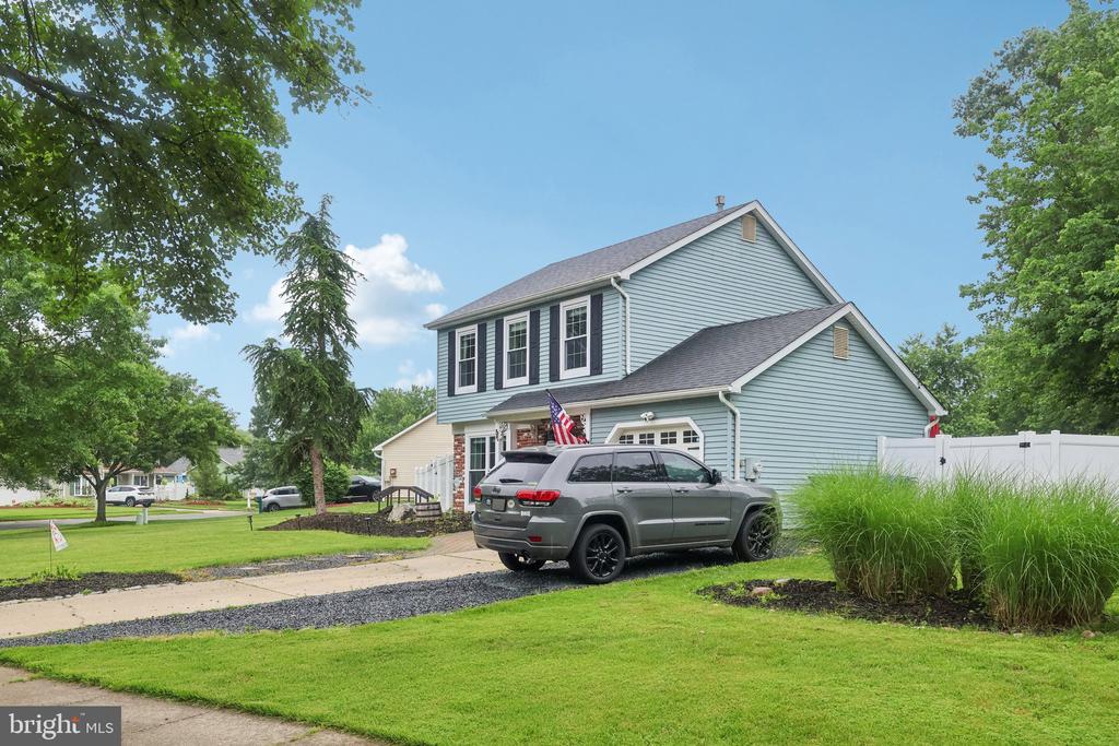 23 Marsham Dr