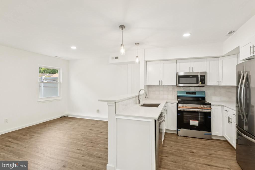 304 Foxwood Ln