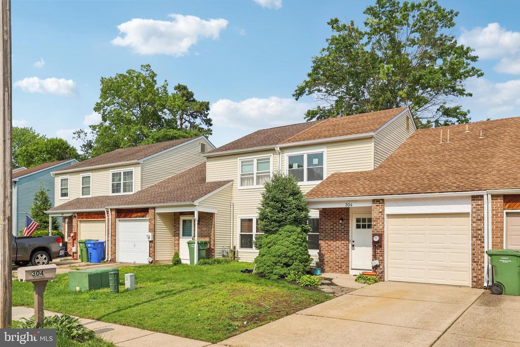 304 Foxwood Ln