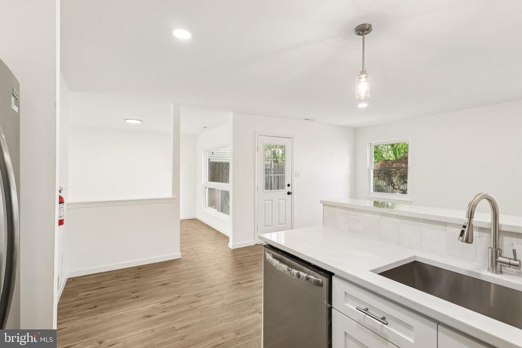 304 Foxwood Ln
