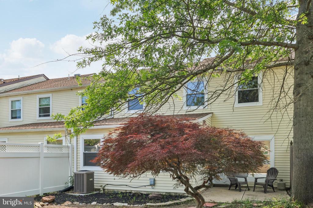 304 Foxwood Ln