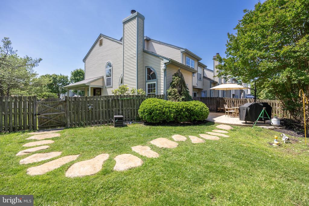 15 Knighton Ln