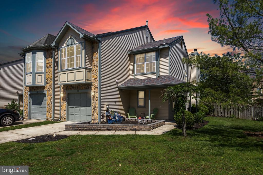 15 Knighton Ln