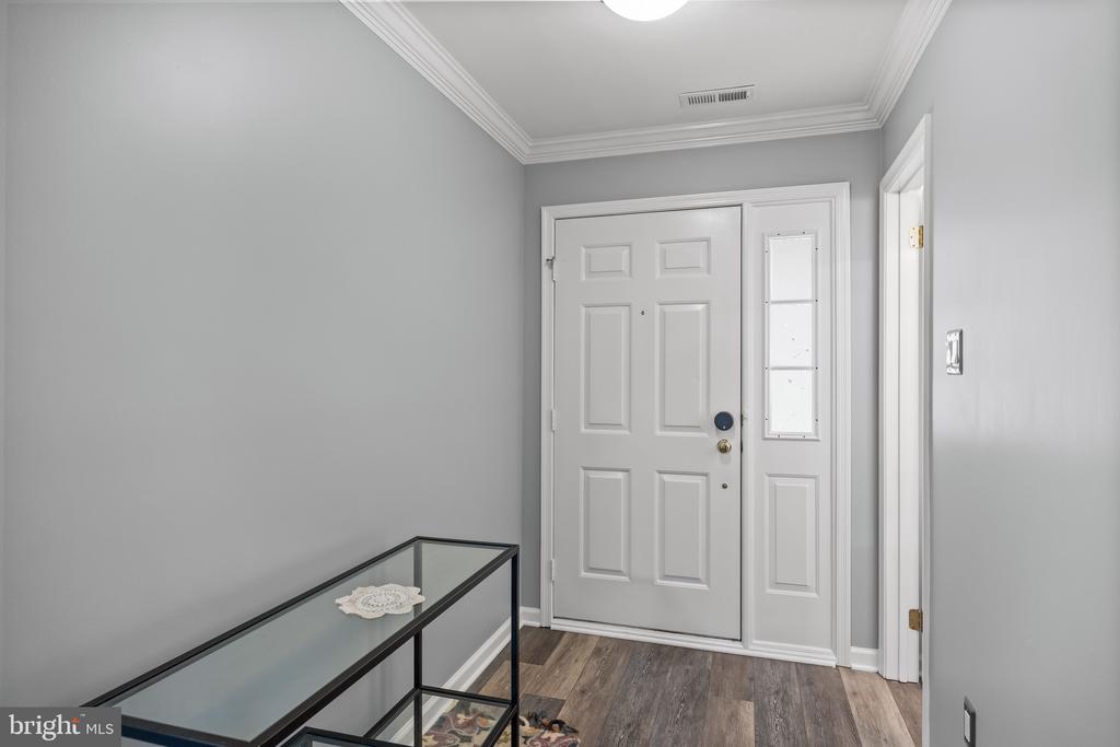 15 Knighton Ln