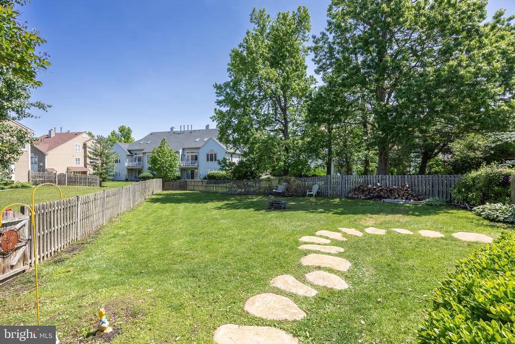 15 Knighton Ln