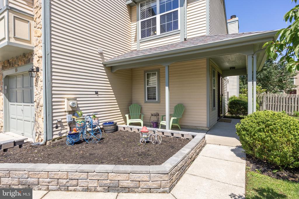 15 Knighton Ln