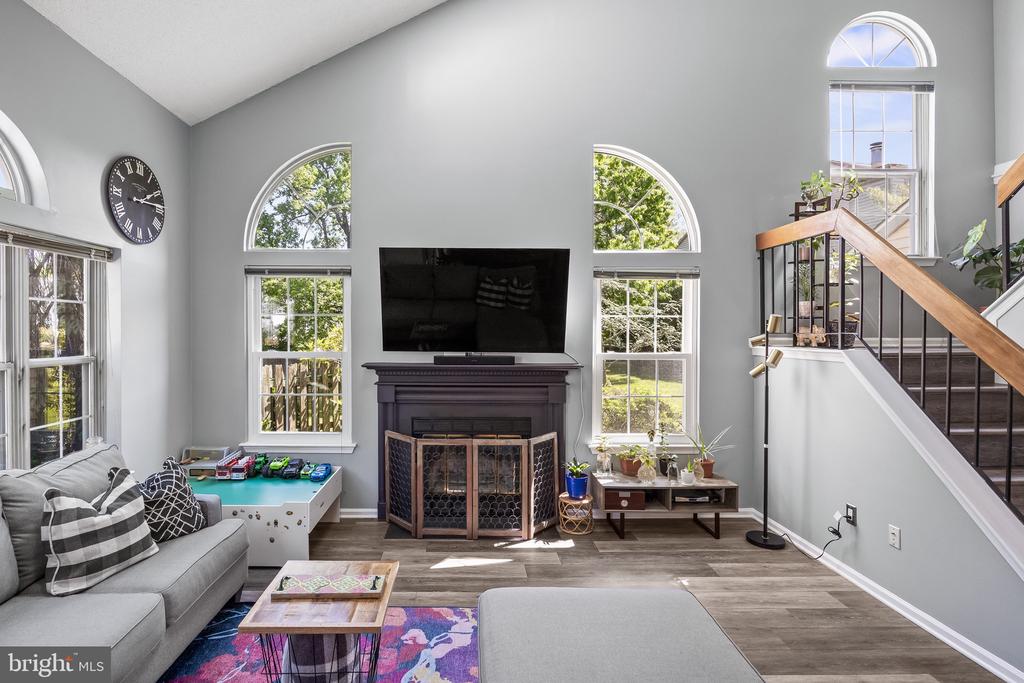 15 Knighton Ln