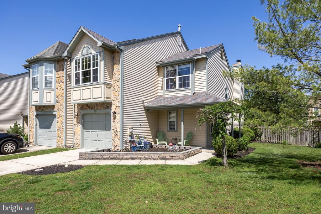15 Knighton Ln