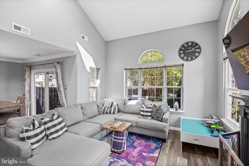 15 Knighton Ln