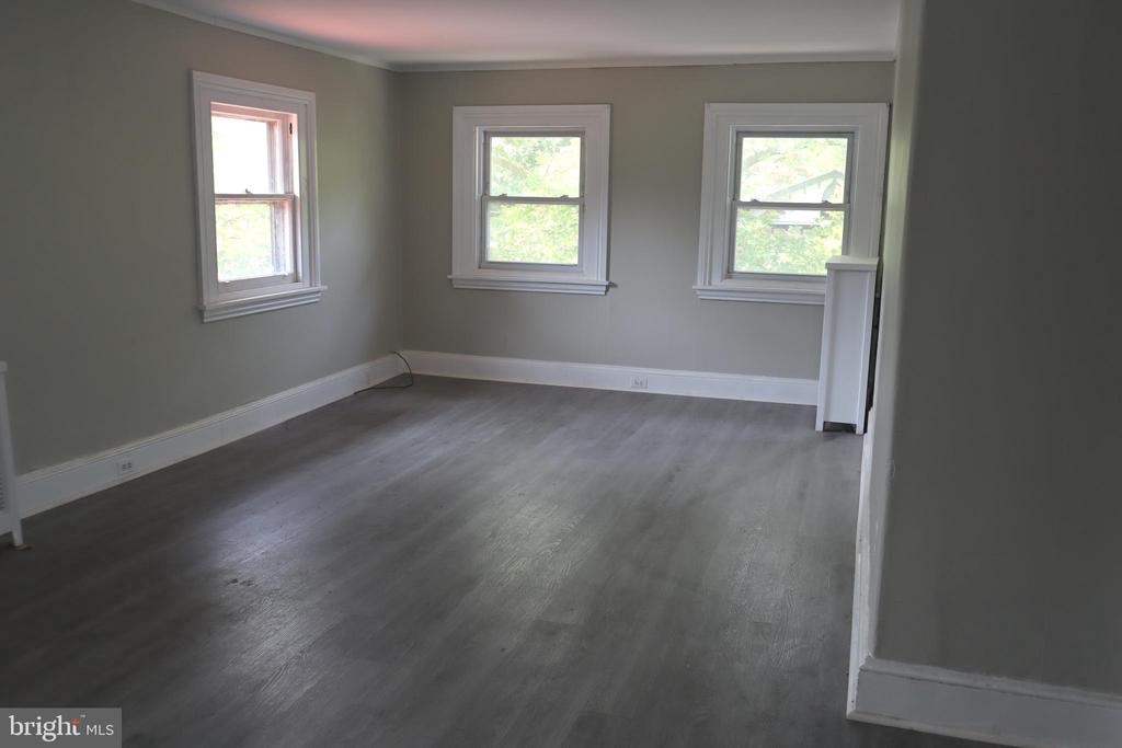 101 MAIN STREET Unit: 3F