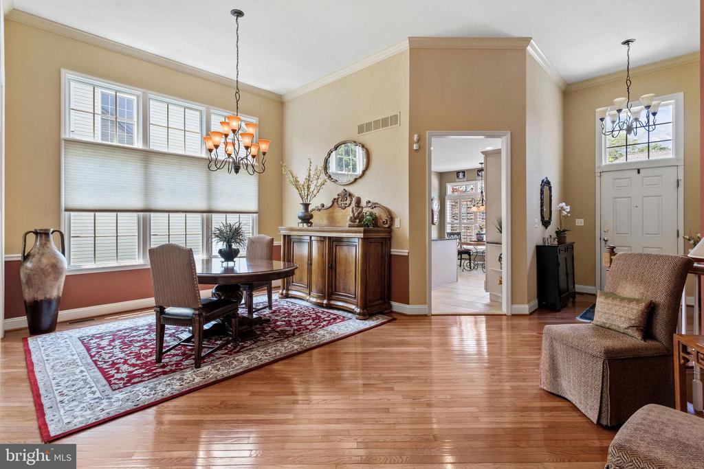 6 EASTON LANE