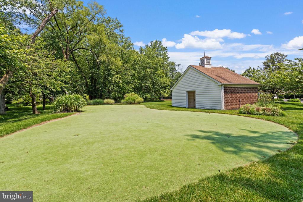 6 EASTON LANE