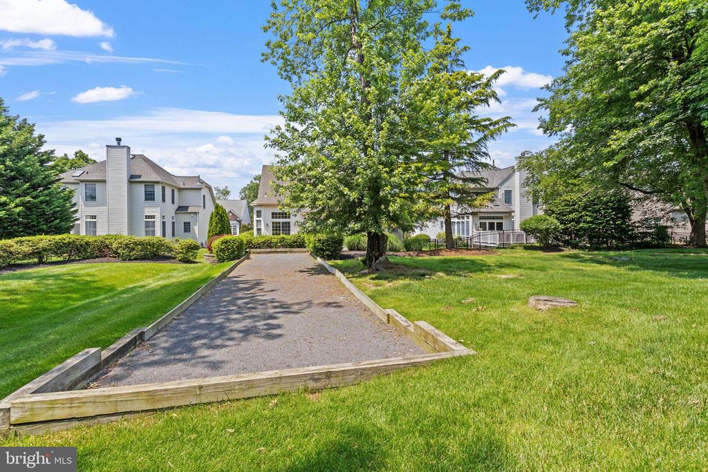 6 EASTON LANE