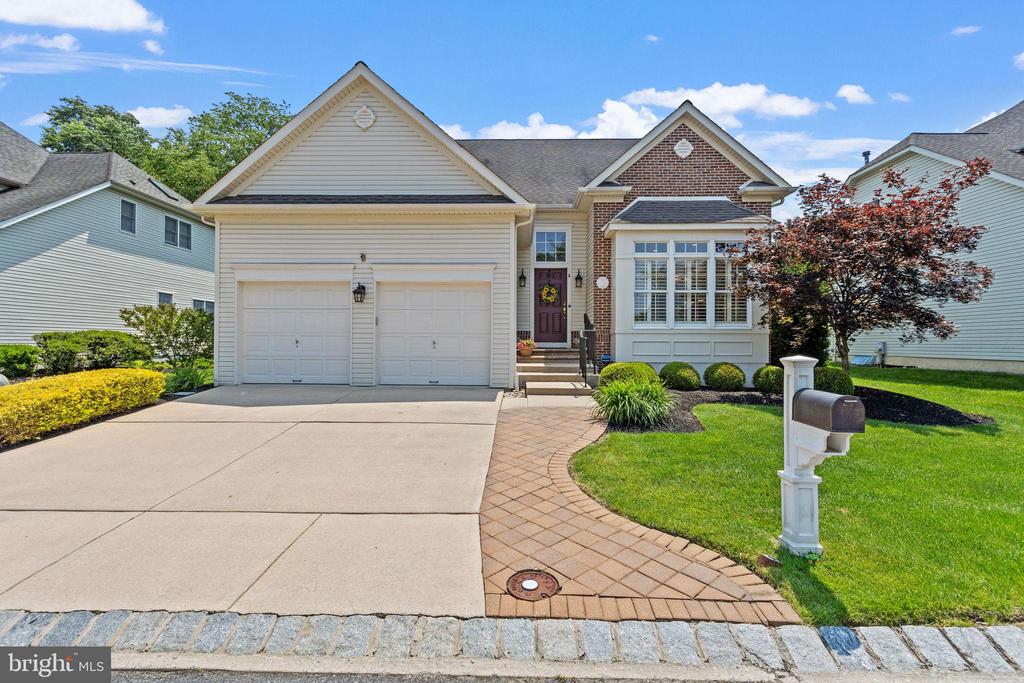 6 EASTON LANE