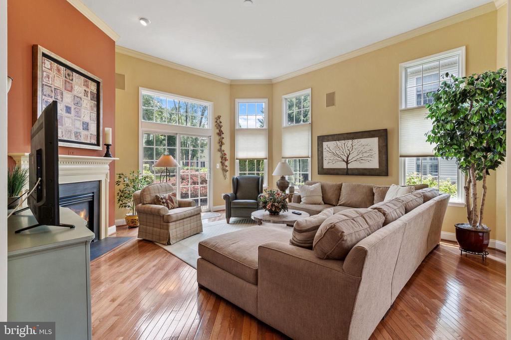 6 EASTON LANE