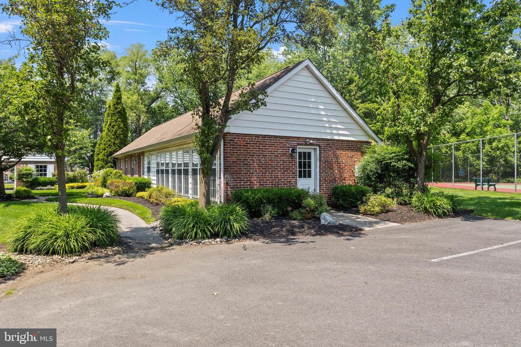6 EASTON LANE