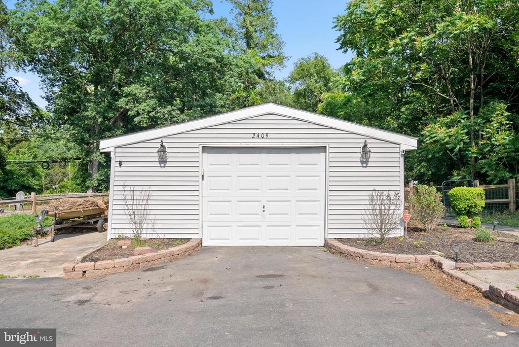 2409 Route 206