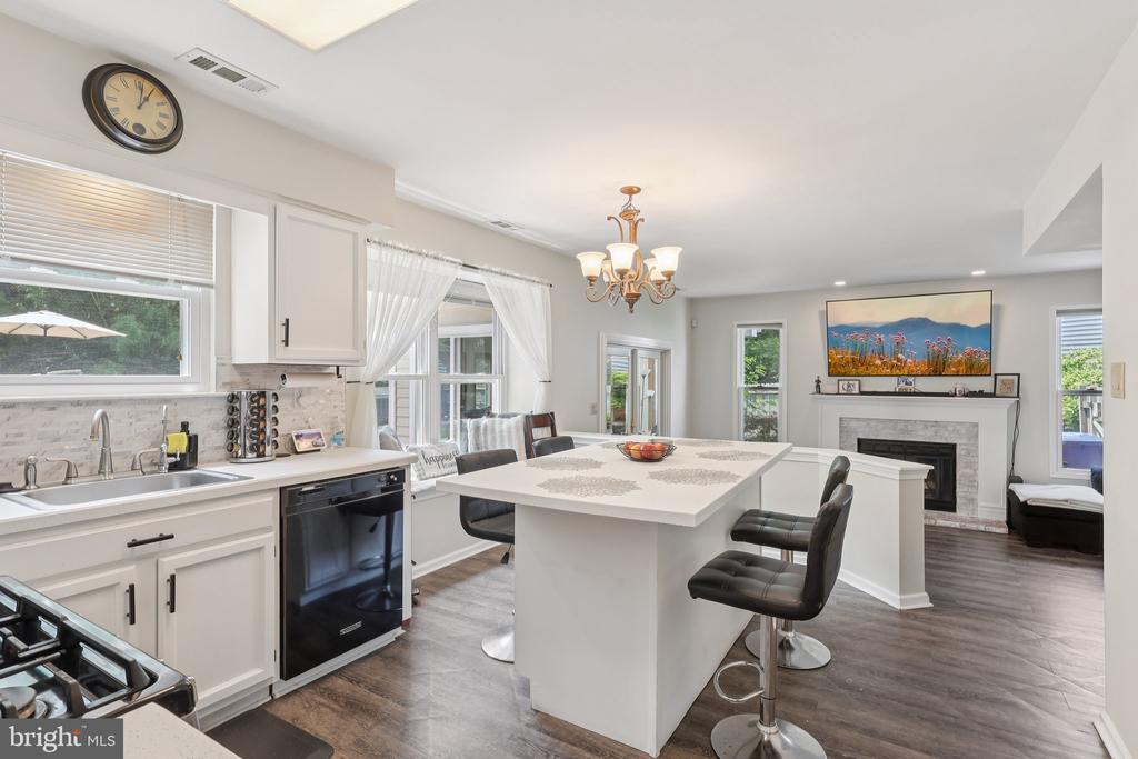 8 Conover Ct