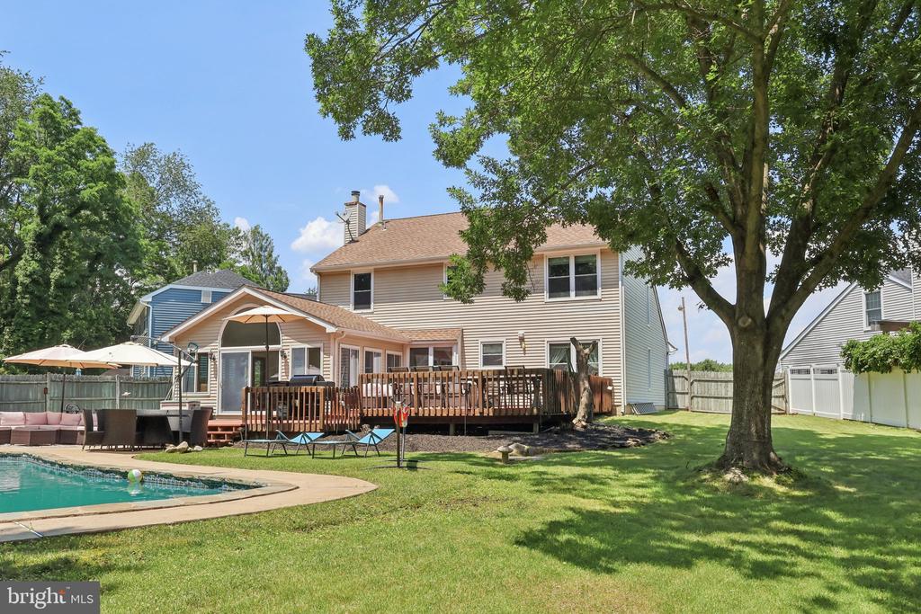 8 Conover Ct