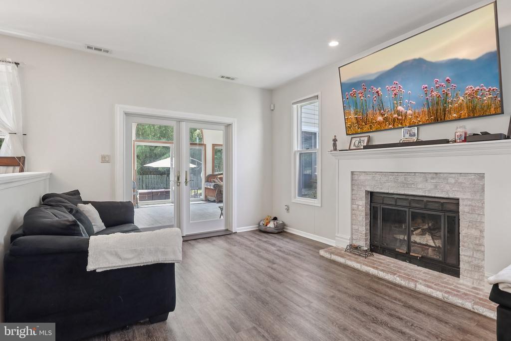 8 Conover Ct