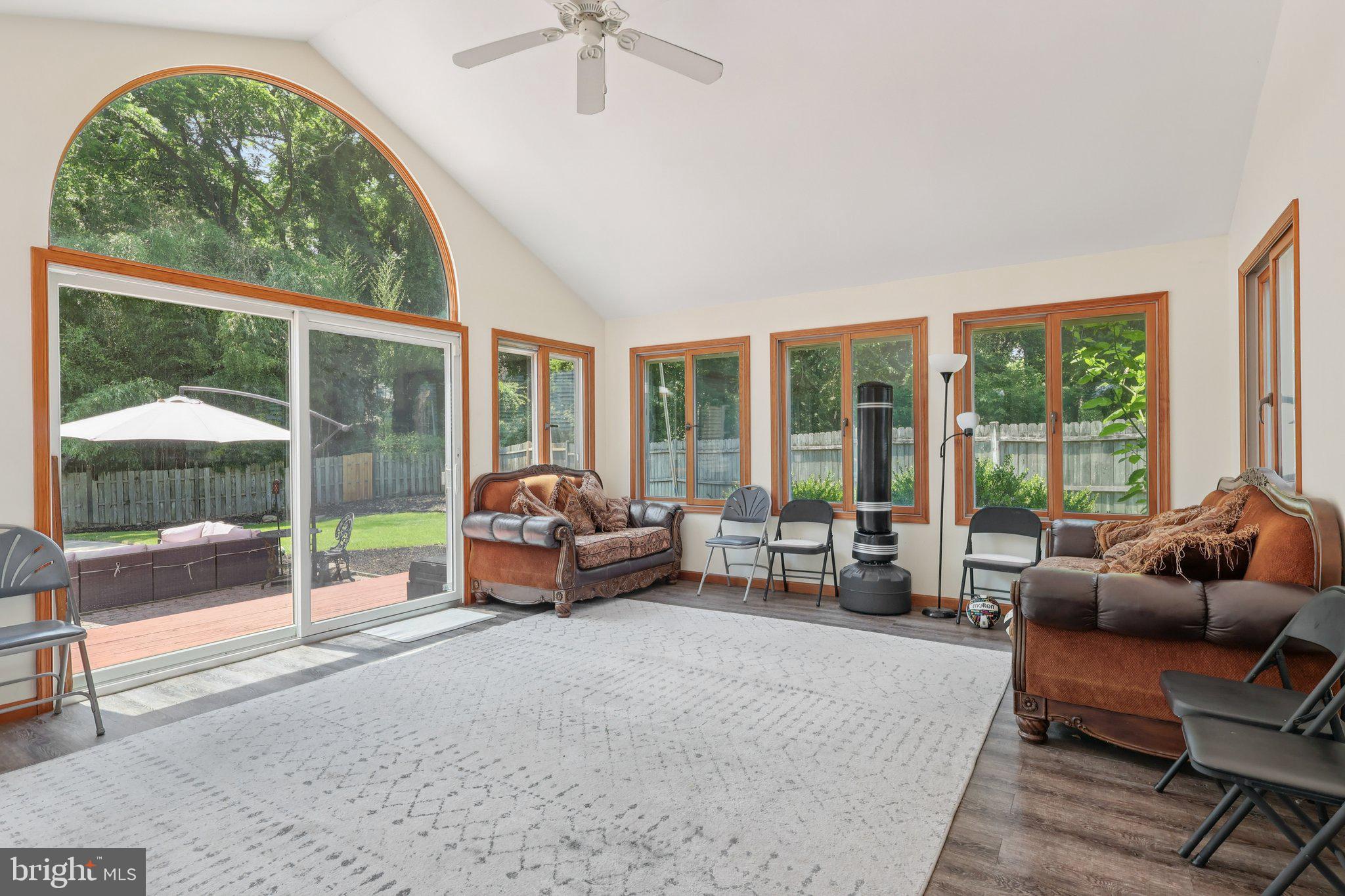 8 Conover Ct
