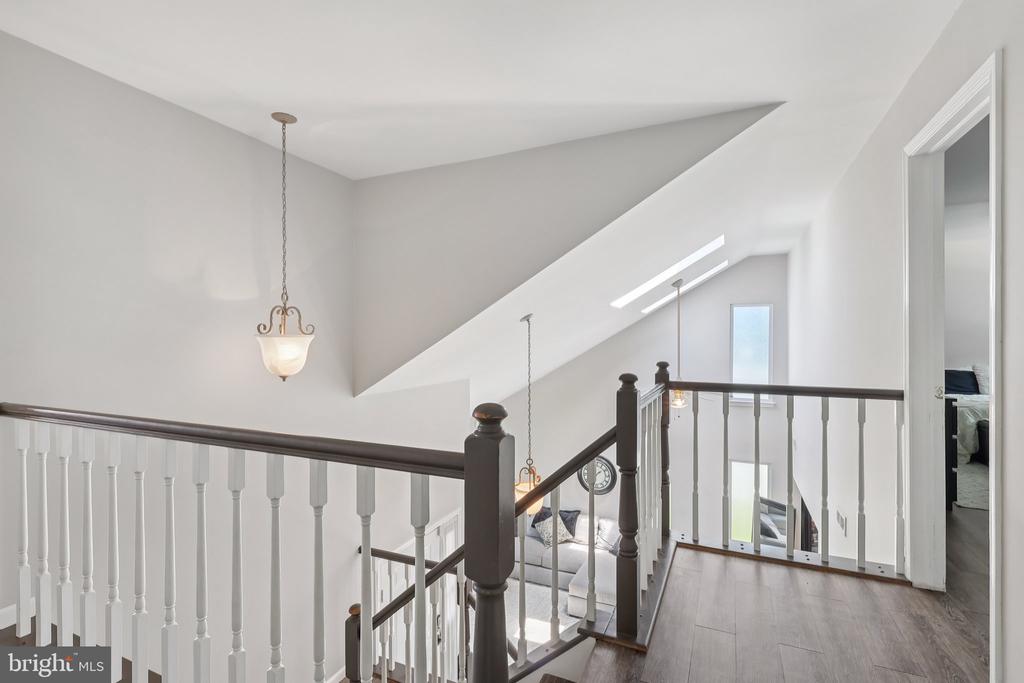 8 Conover Ct