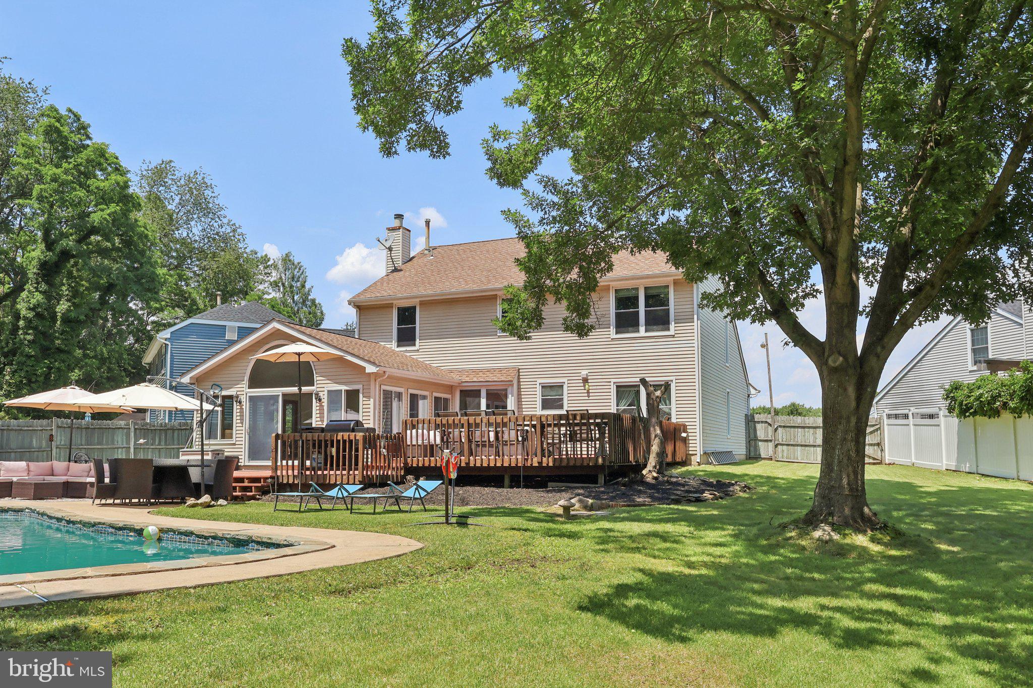 8 Conover Ct
