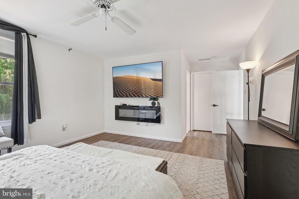 8 Conover Ct