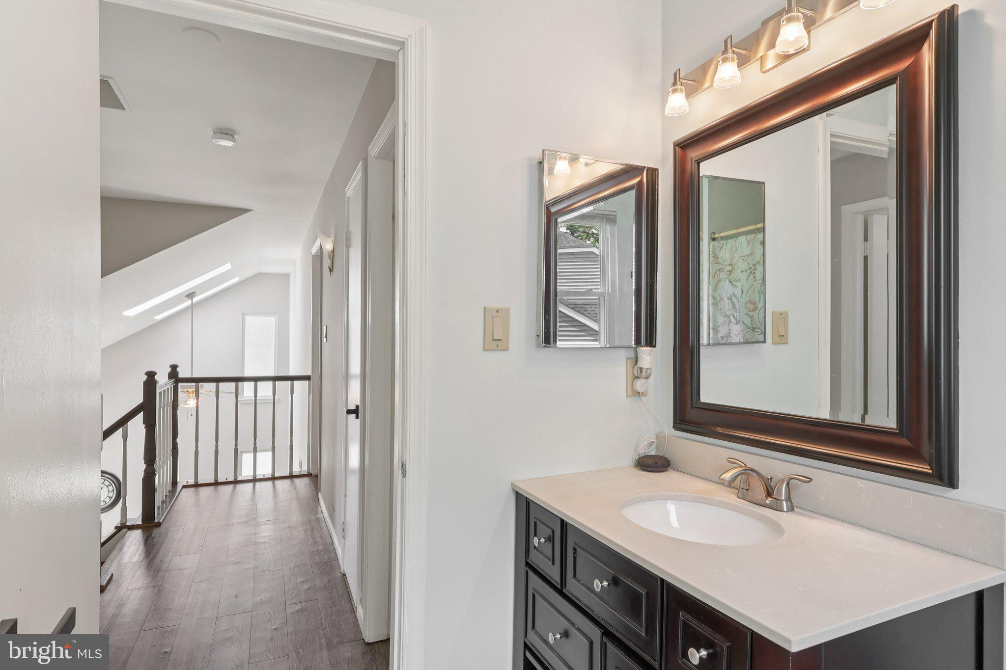 8 Conover Ct